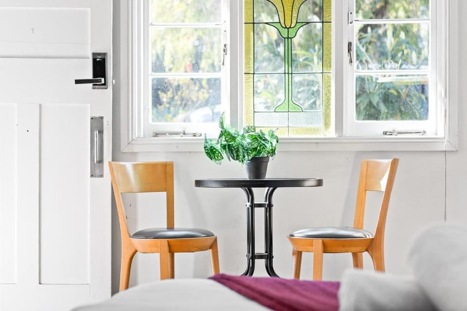 Quadruple Ensuite Room - Nearby Stations & Shops Bed and Breakfast in Lidcombe