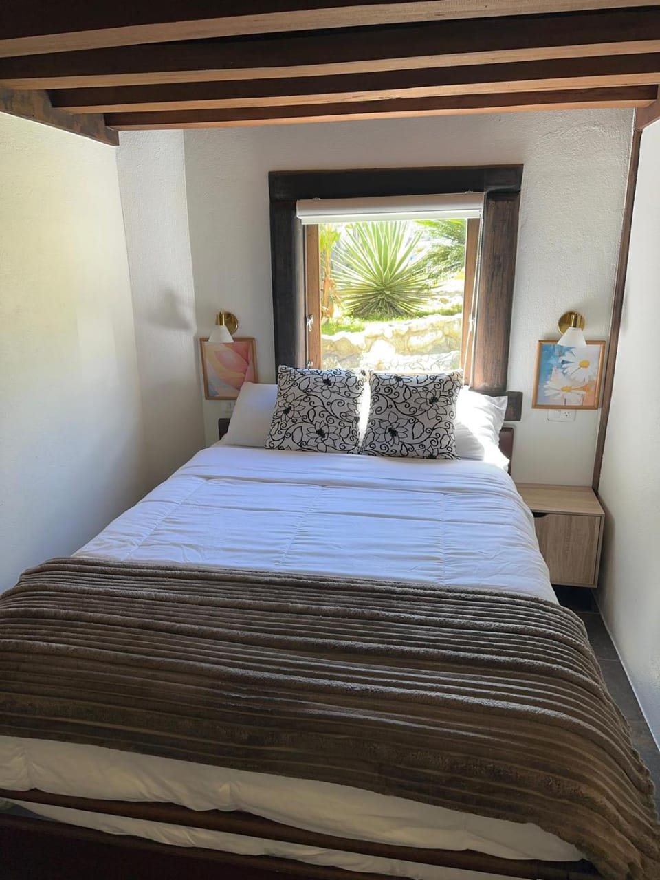 Magic Stone Inn in Banos