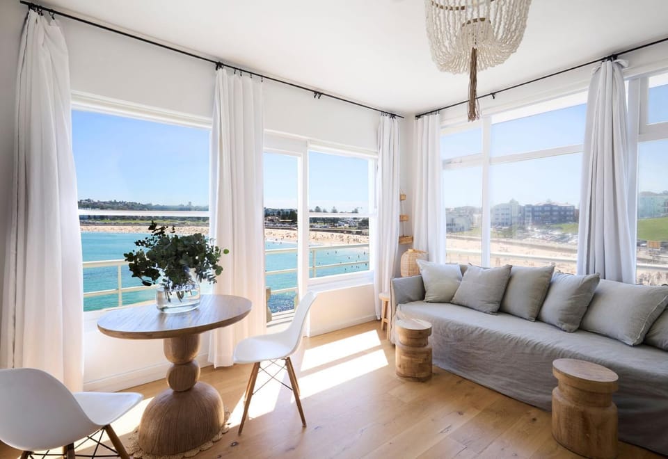 Bondi Waterfront Pad Apartment in Sydney