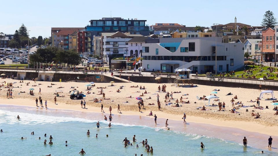 Bondi Waterfront Pad Apartment in Sydney