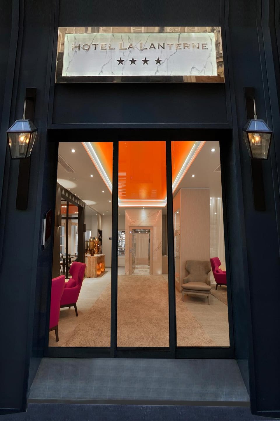 Facade/entrance
