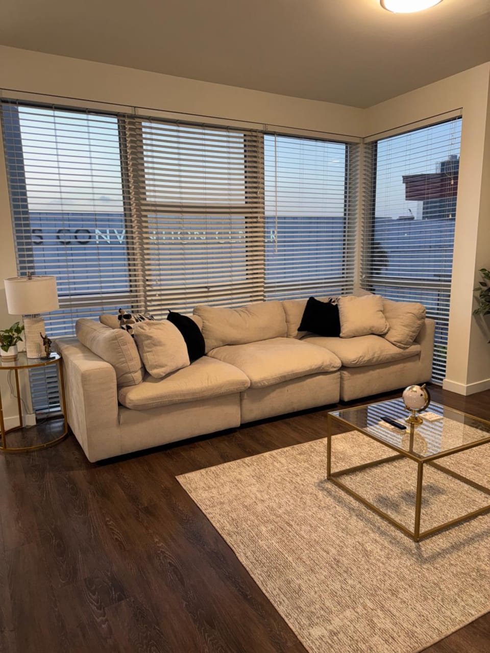 DTLA prime one bedroom steps away from Crypto Apartment in Los Angeles