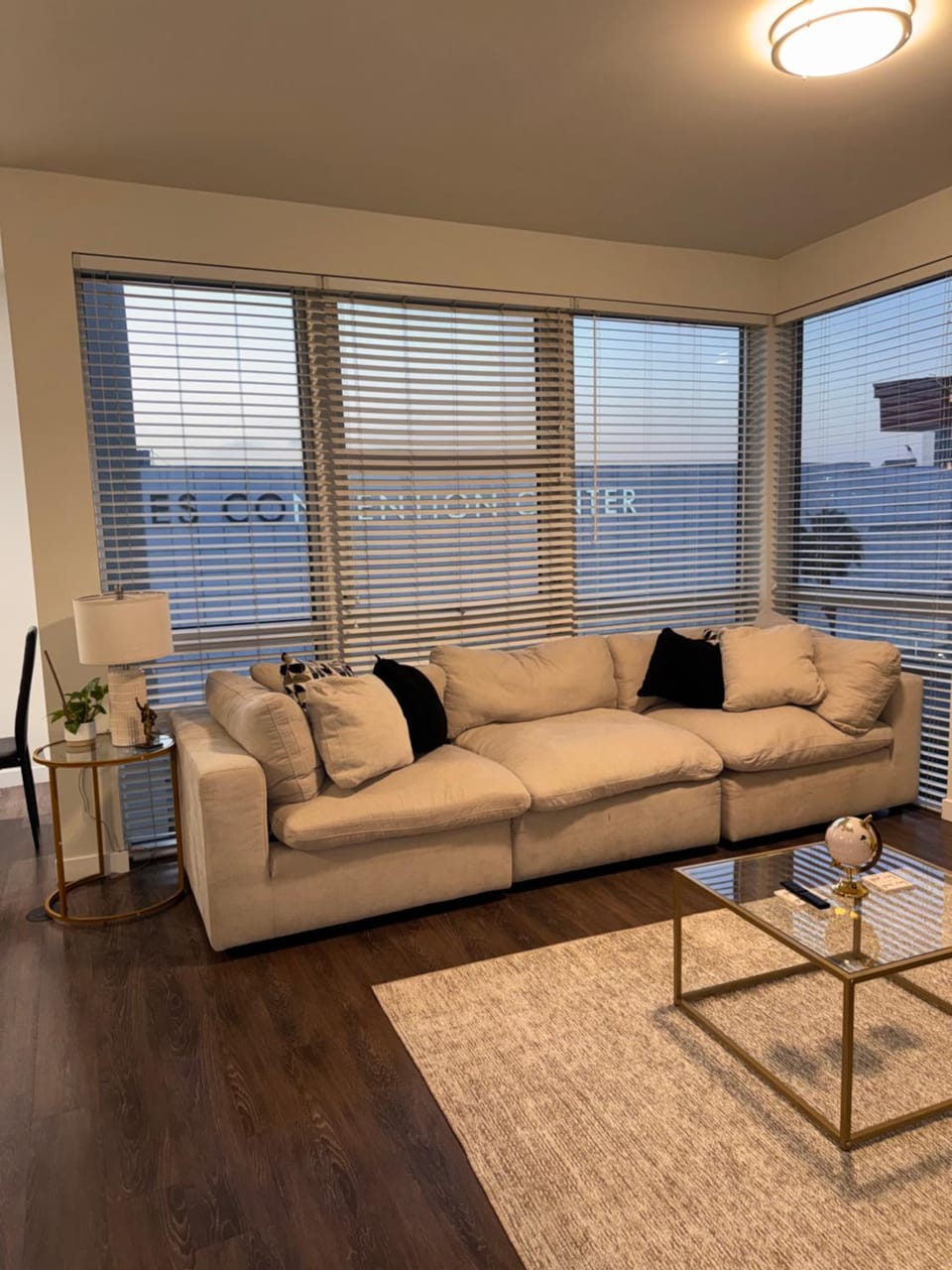 DTLA prime one bedroom steps away from Crypto Apartment in Los Angeles
