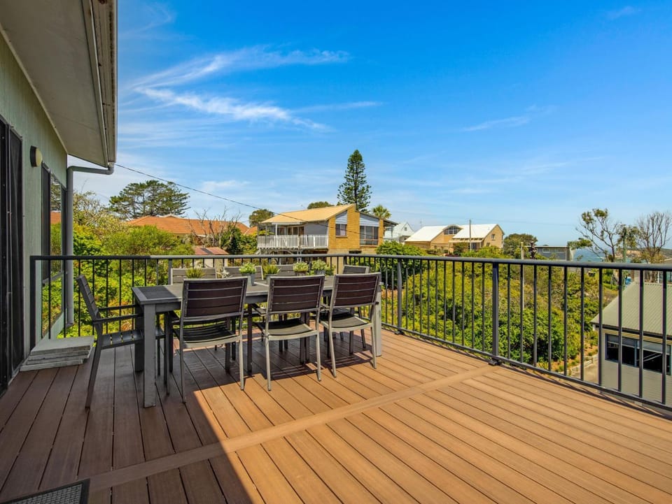 Sunshine & Sea Breezes at Malua Bay House in Malua Bay