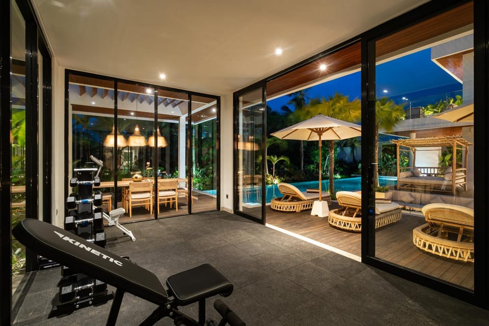 View (from property/room), Fitness centre/facilities, Pool view, sunbed