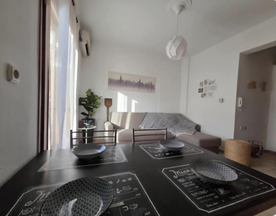 Kitchen or kitchenette, Living room, Seating area, Dining area, stove