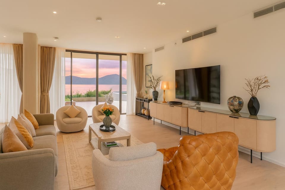 Villa Belle Air Panwa Beachfront 6BR Breakfast included Villa in Wichit