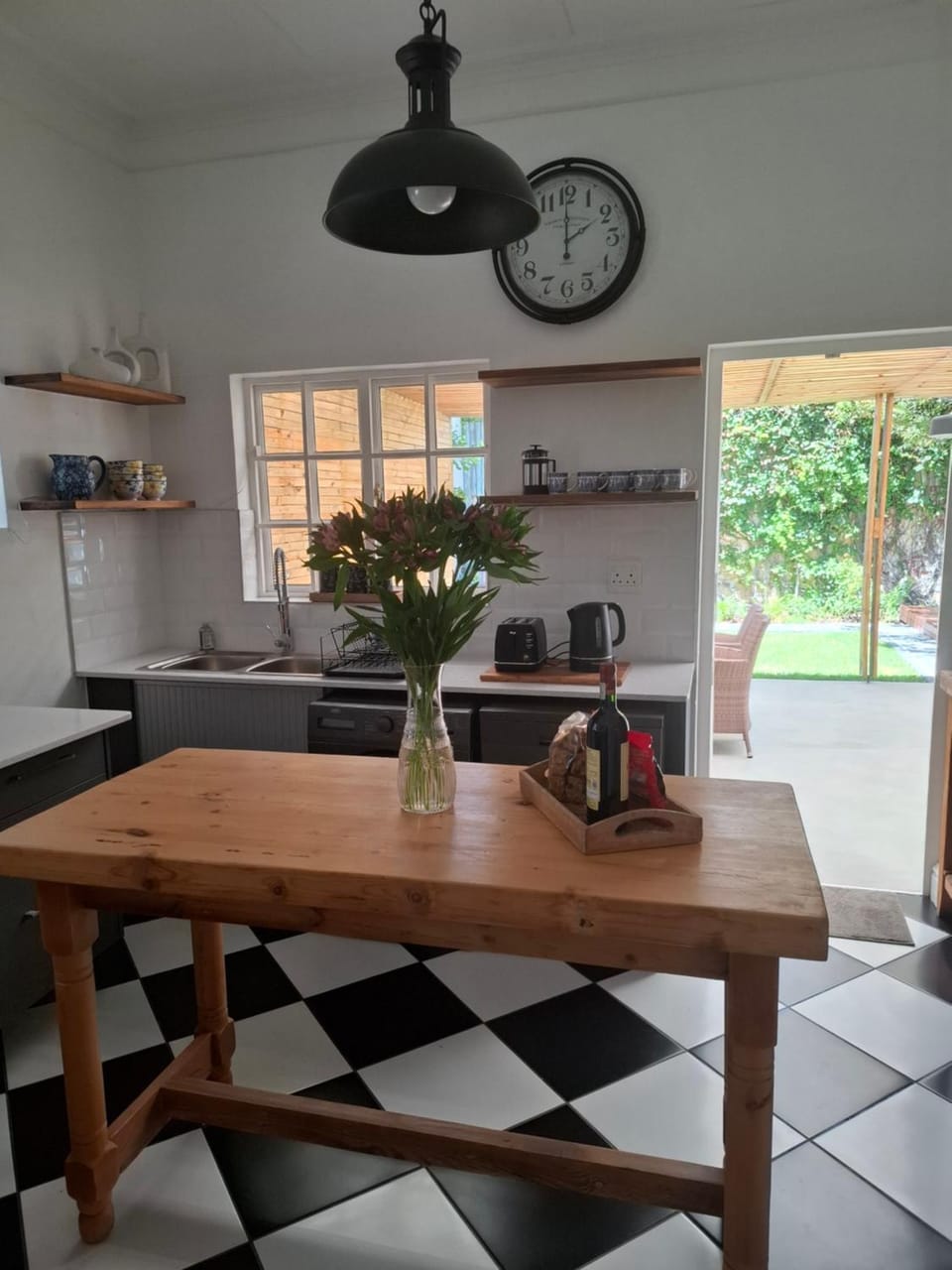 Quaint Muizenberg Stay and Private Suite House in Cape Town