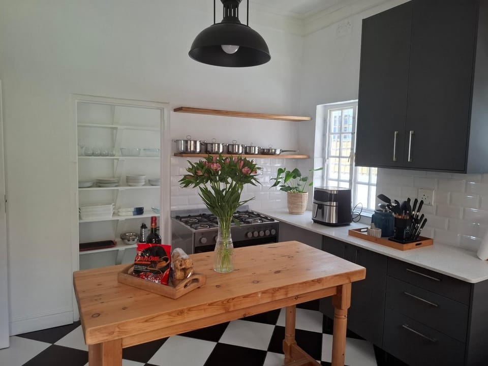 Quaint Muizenberg Stay and Private Suite House in Cape Town