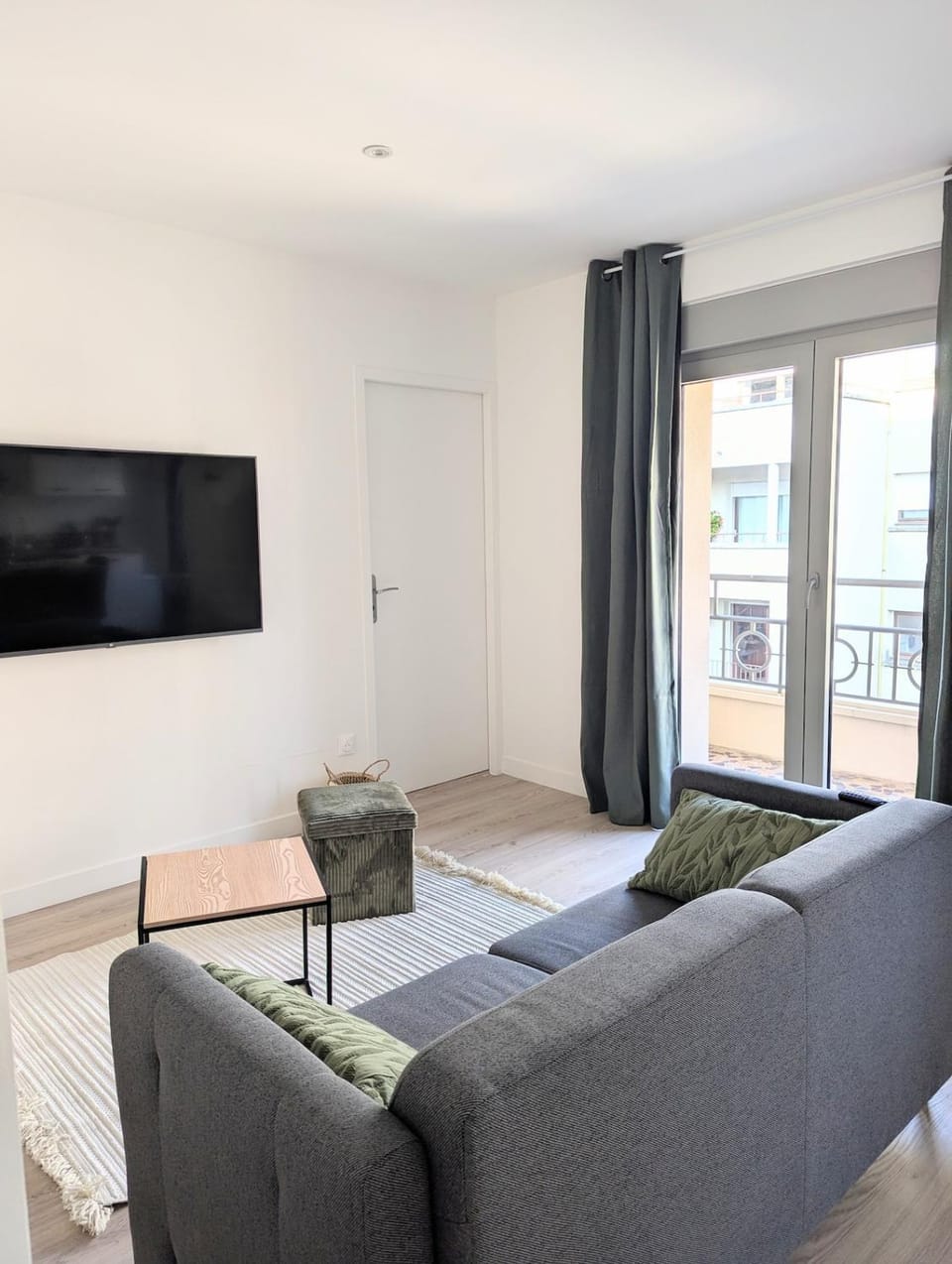Communal lounge/ TV room, Living room