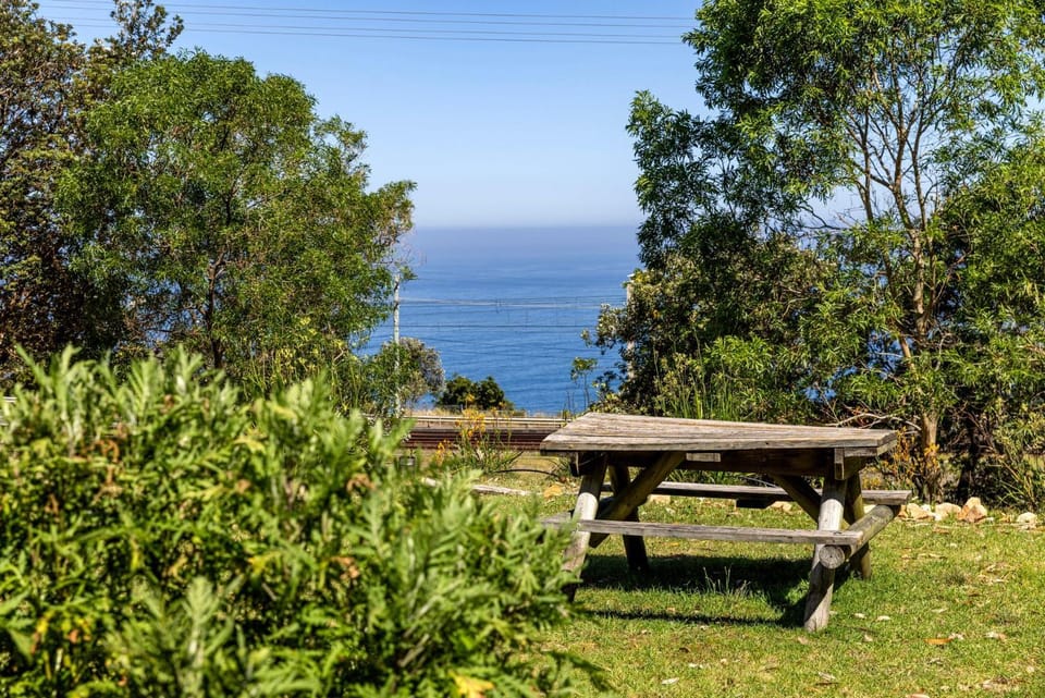 The Scarborough - Pet Friendly Bushland Retreat House in Wollongong