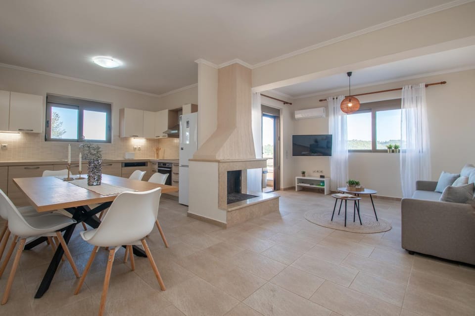 Living room, Dining area, kitchen