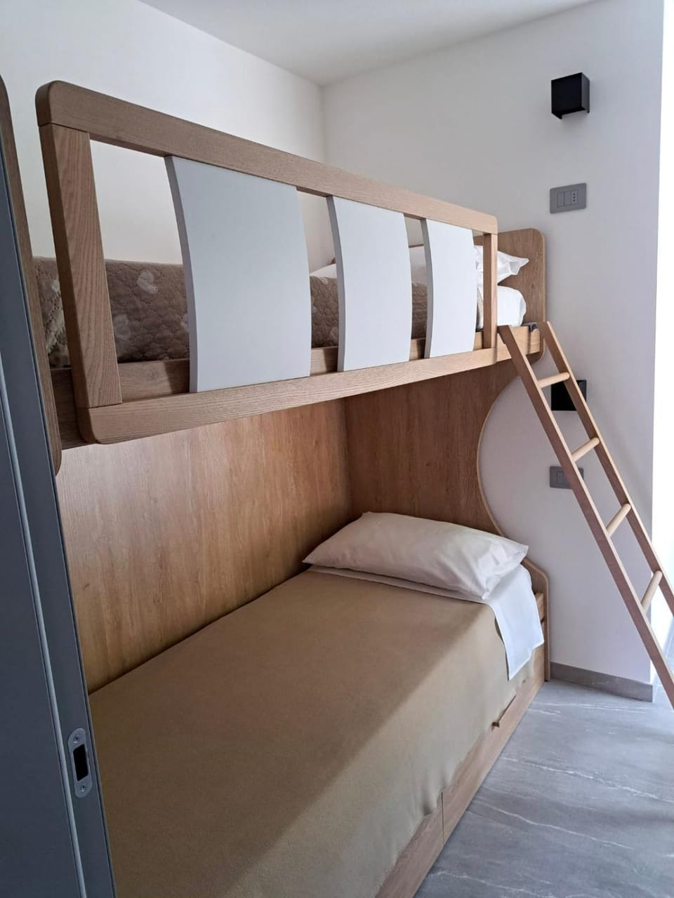 Bed, Photo of the whole room, Bedroom, bunk bed