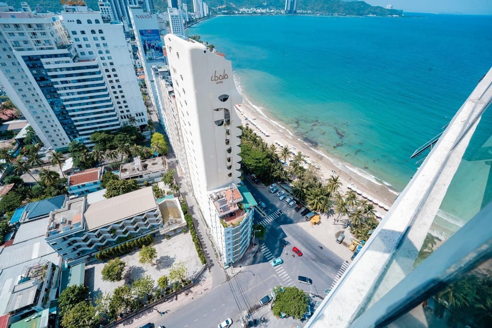 Day, Neighbourhood, Natural landscape, Bird's eye view, Beach, City view, Sea view, Street view, Location