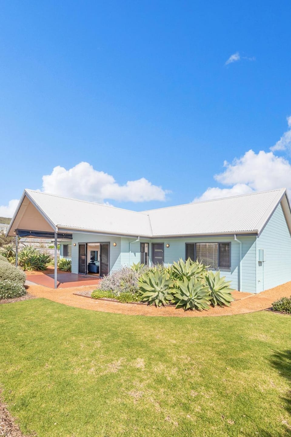 Beachfront Prevelly Exclusive Holiday Home House in Mitchell Drive