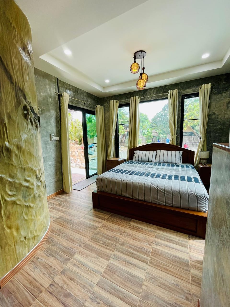 Bed, Photo of the whole room, Bedroom