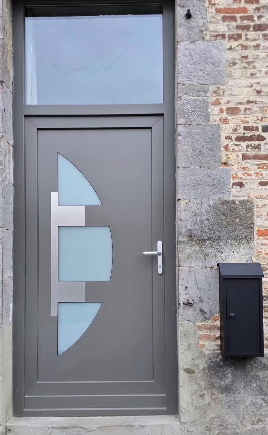 Facade/entrance, Breakfast