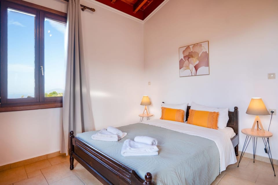Bedroom, towels