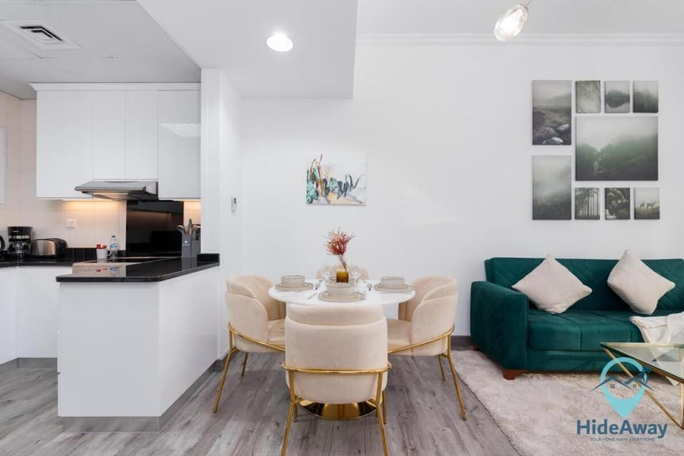 Stunning 1BR l JLTl Steps to Metro! Apartment in Dubai