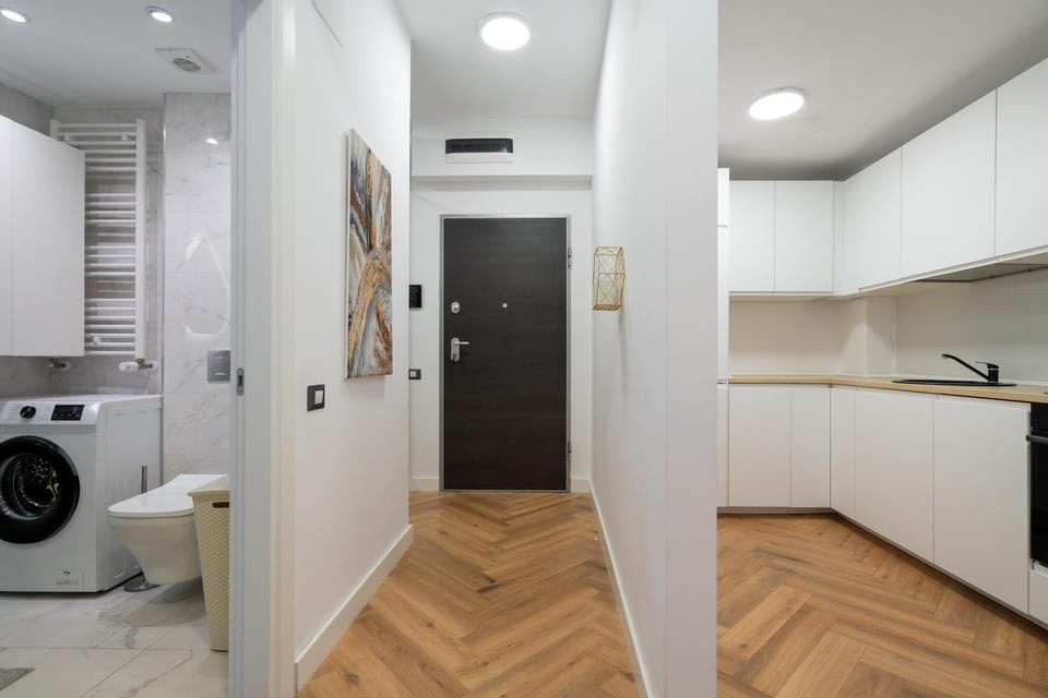 My Place Premium 1BR for 4, Wi-Fi & Parking Apartment in Romania