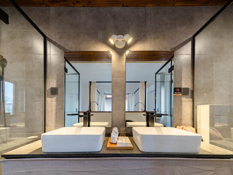 Huazhu Luxury Huangshan Grand Hotel & B&B Xixinan Ancient Village Branch Hotel in Zhejiang