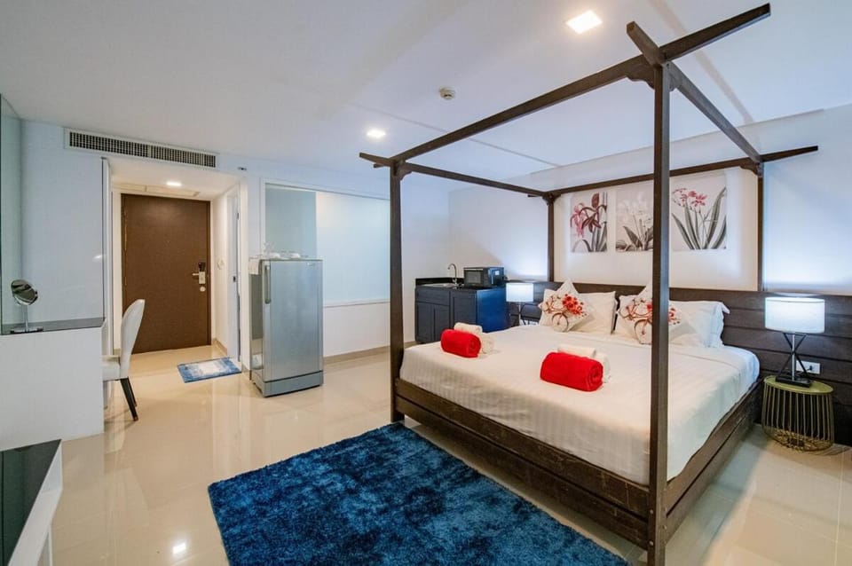 the Kris Bangtao Phuket not in laguna area Apartment in Choeng Thale