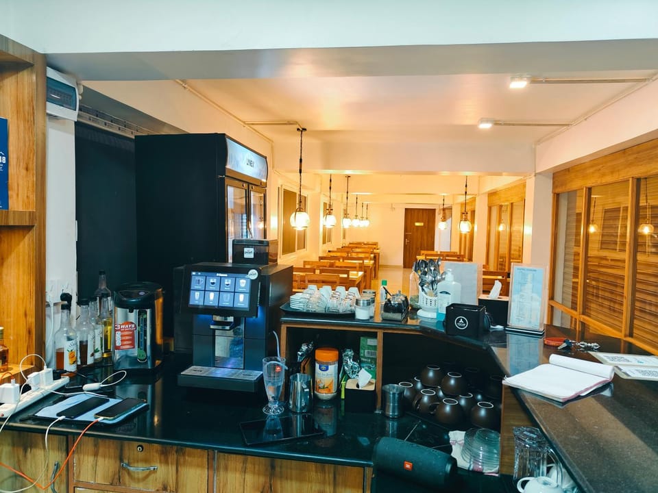 Coffee/tea facilities, Food and drinks
