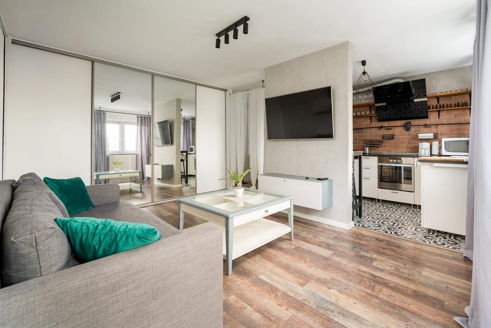 TV and multimedia, Kitchen or kitchenette, Living room, Seating area, Dining area, oven