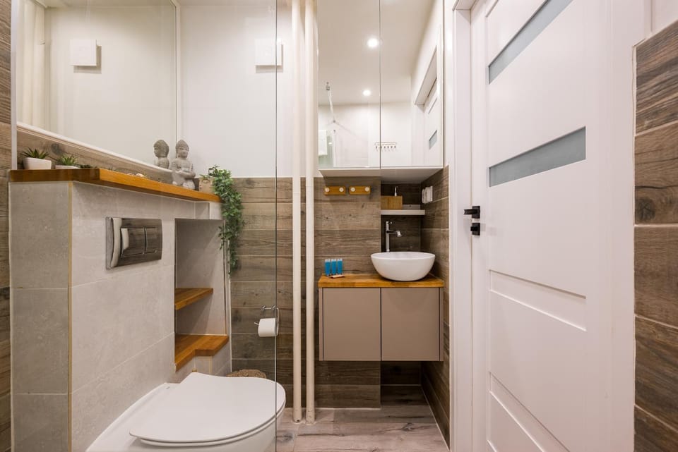 Shower, Toilet, Bathroom