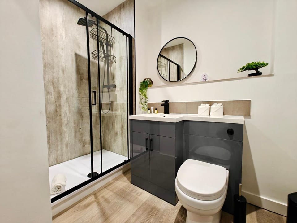 Shower, Toilet, Bathroom