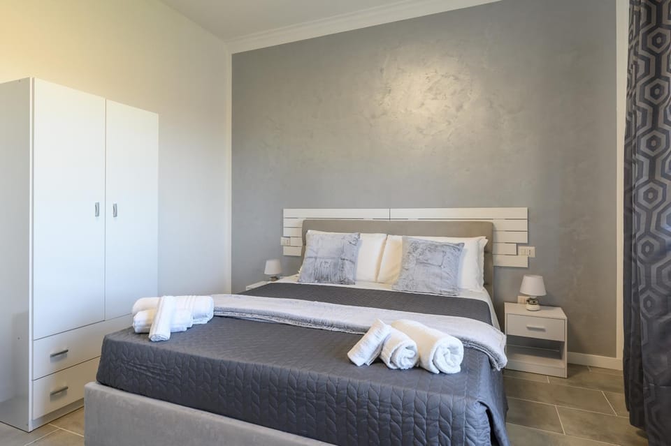 Bed, Photo of the whole room, Bedroom, towels, wardrobe