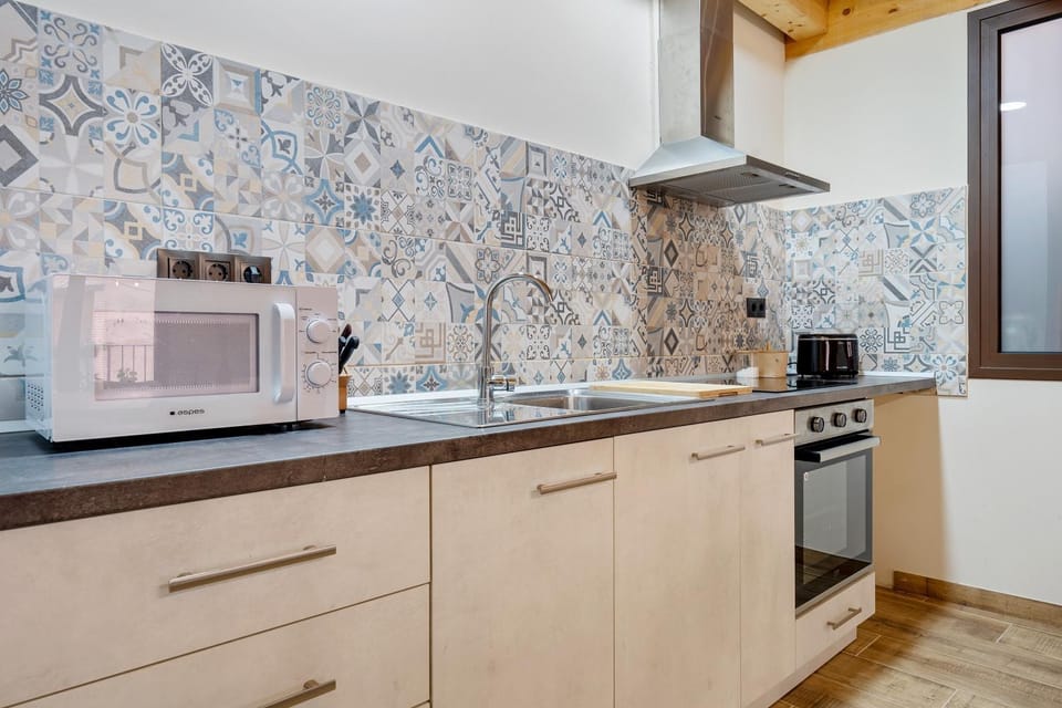 Kitchen or kitchenette, Living room