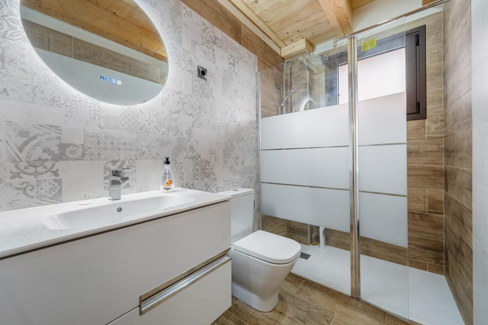 Bathroom, Living room