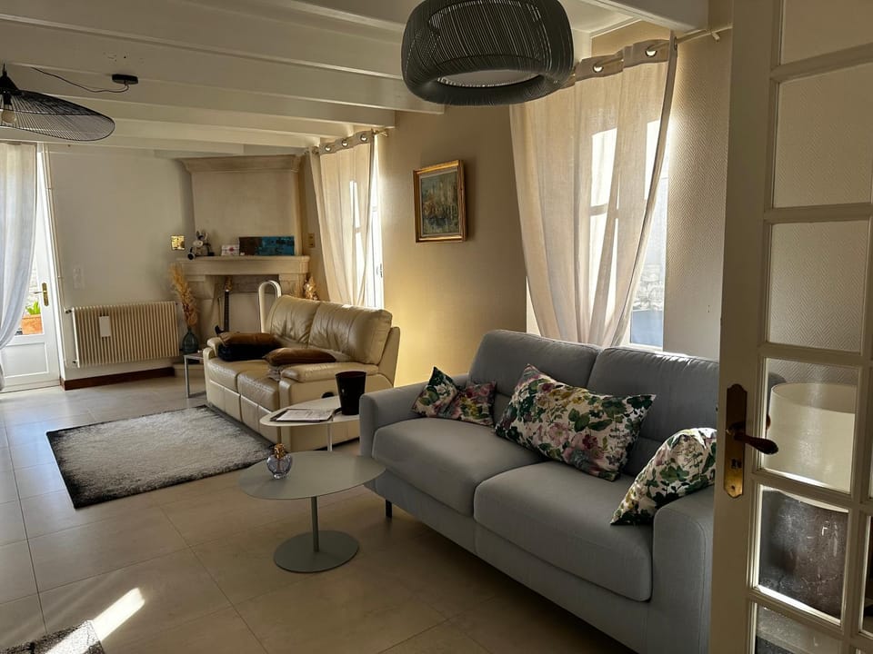 Communal lounge/ TV room, Living room