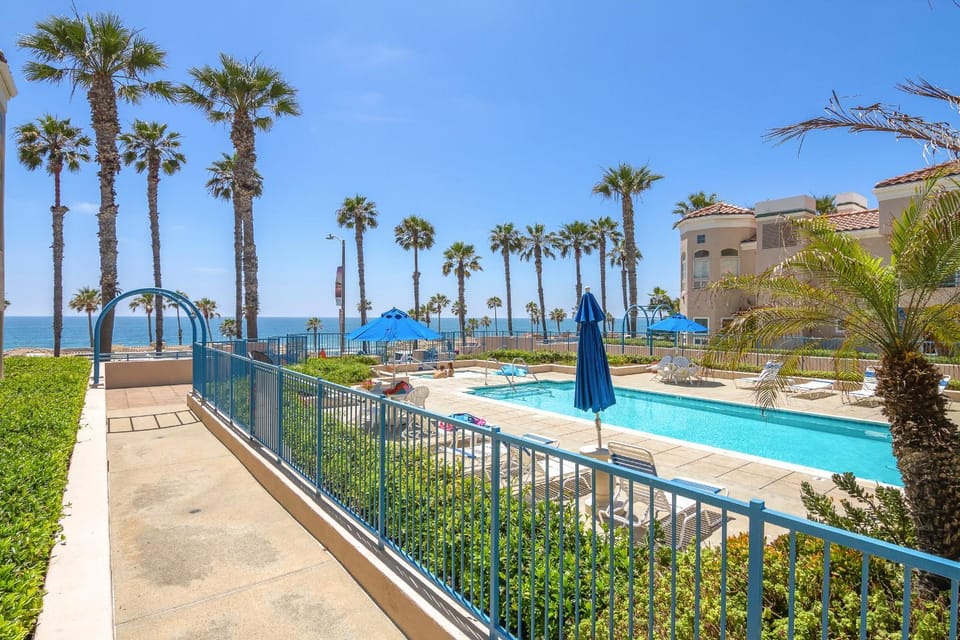 4P-201 Ocean View Steps to Beach House in Oceanside