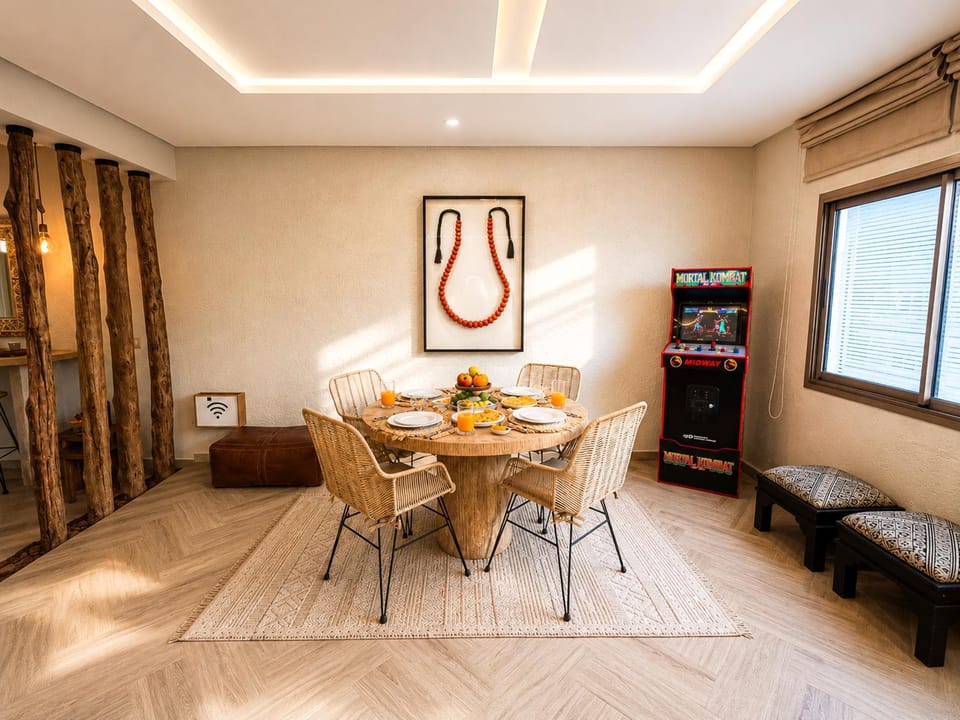 Living room, Seating area, Dining area