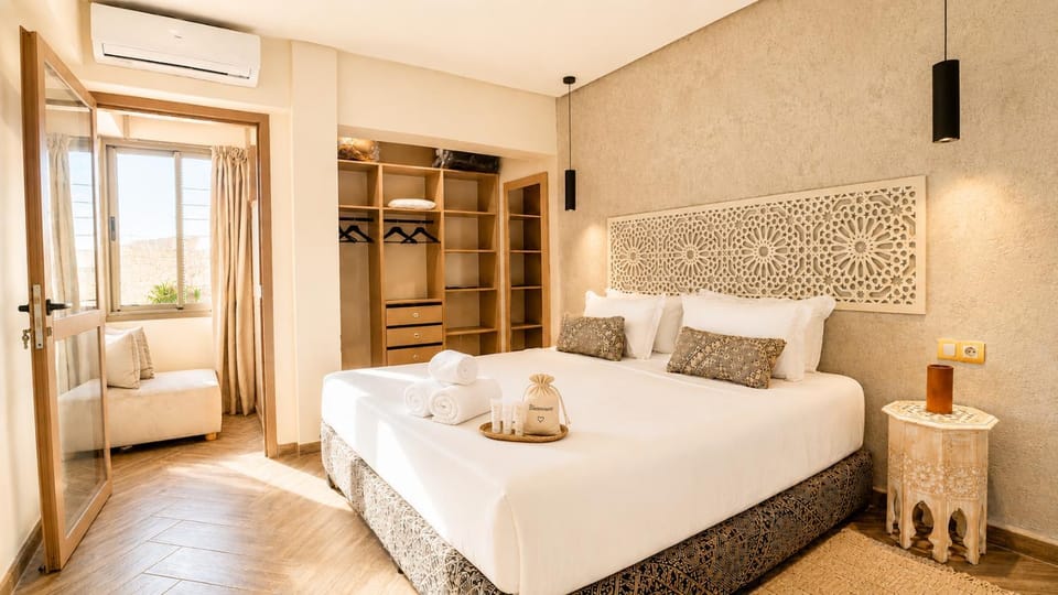 Bed, Photo of the whole room, Bedroom, towels, wardrobe, air conditioner
