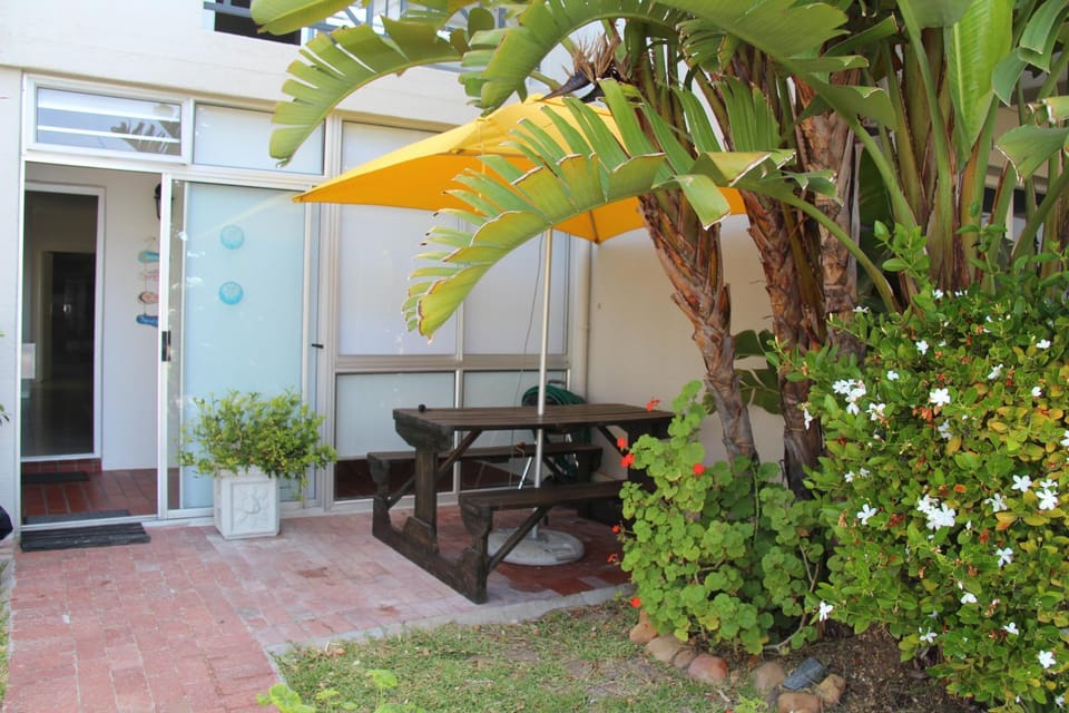 Patio, Garden, Garden view