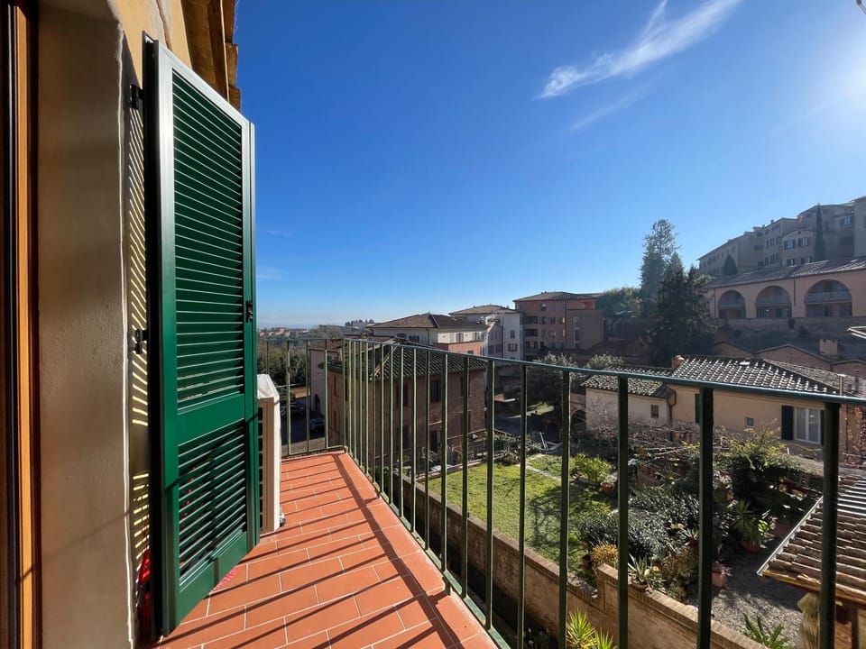 Natural landscape, View (from property/room), Balcony/Terrace