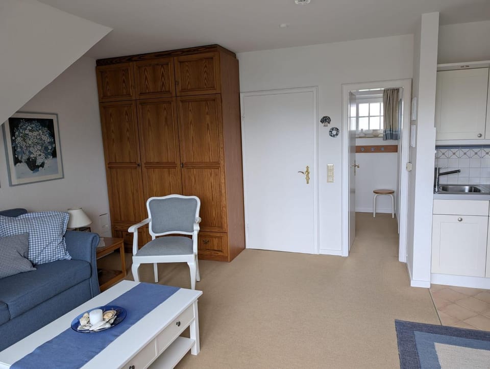 Living room, Seating area, wardrobe