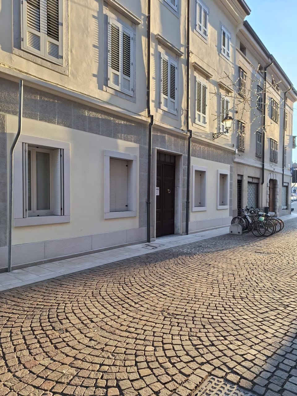 Day, Neighbourhood, Street view, Location