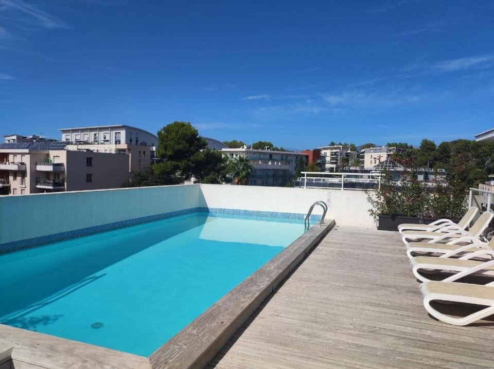 T2 Antibes - confort et cosy - piscine Apartment in Antibes
