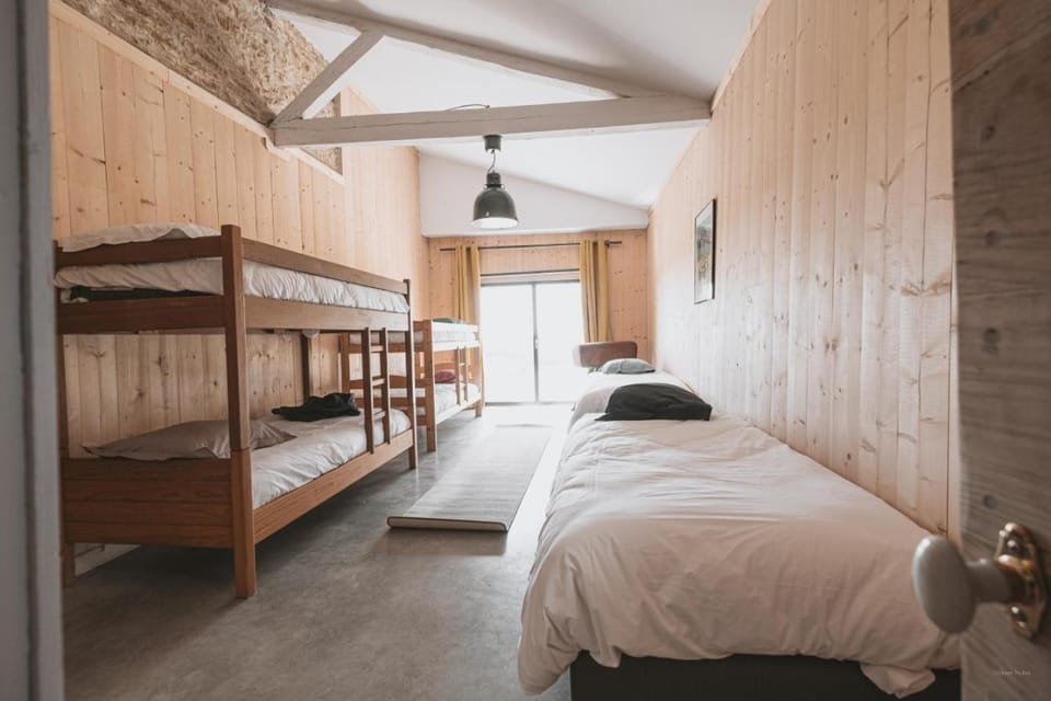 Bedroom, bunk bed