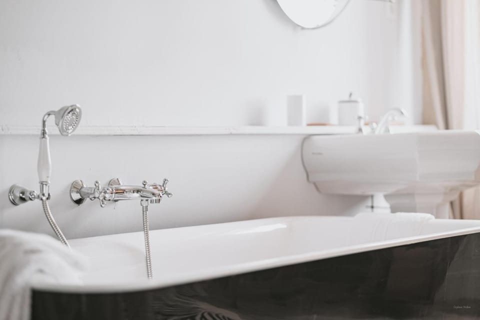 Bathroom, Bath