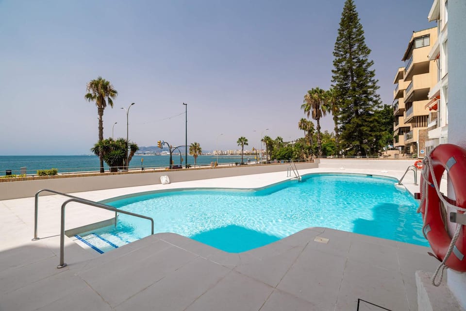 Charming 1 BR apartment with Seaview and Pool Apartment in Malaga