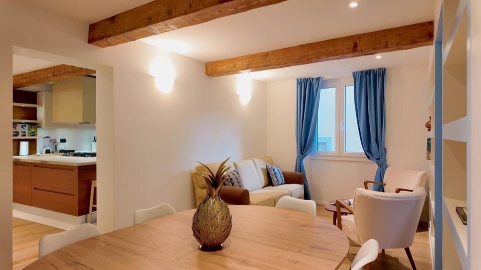 Kitchen or kitchenette, Living room, Seating area