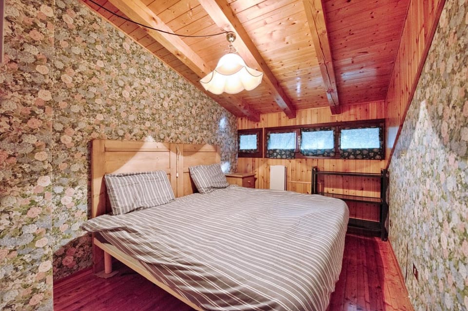Bed, Photo of the whole room, Bedroom, heating