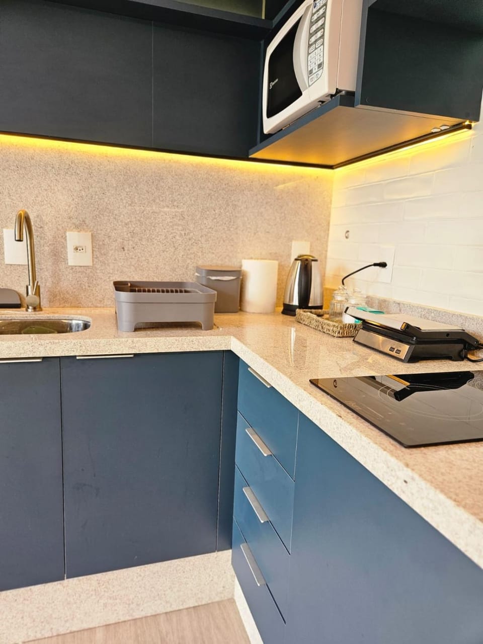 Estúdio Blue - Beach and Home Office Apartment in Florianopolis