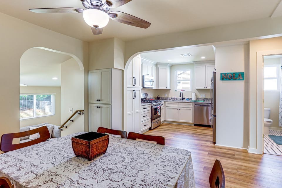 8 Mi to Dtwn New Orleans! Newly Renovated Home House in Metairie