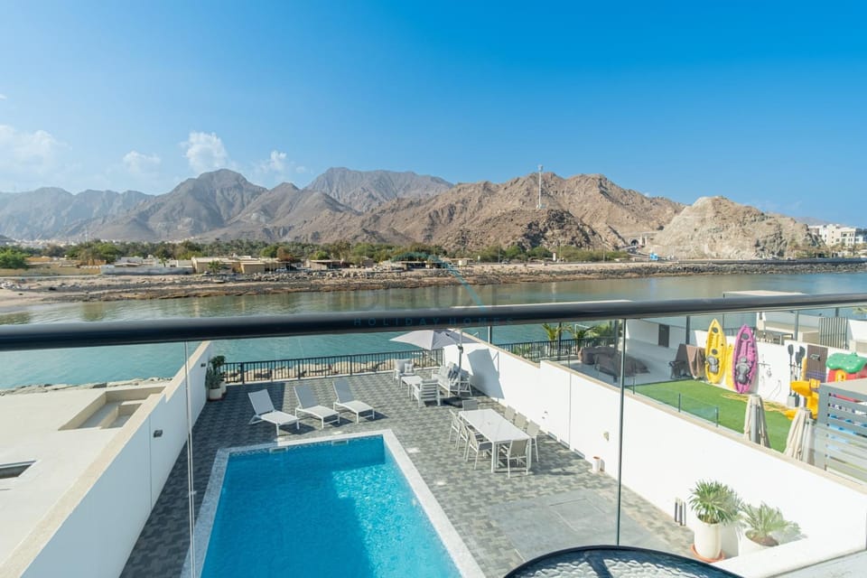Nearby landmark, Natural landscape, Lake view, Mountain view, Pool view, Swimming pool